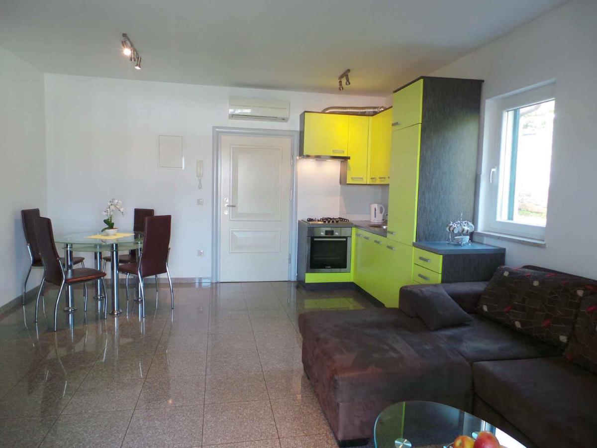 Holiday Home In Malinska/Insel Krk 13031 외부 사진