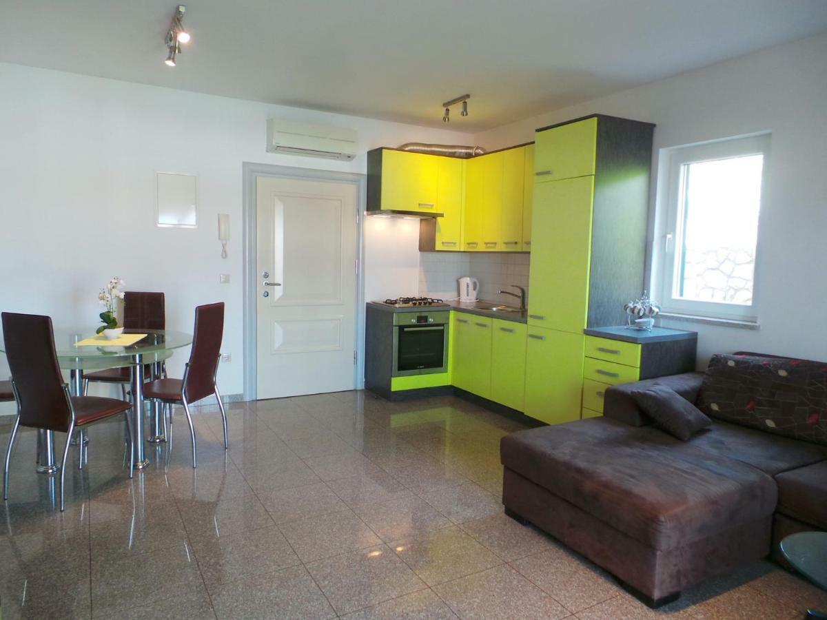 Holiday Home In Malinska/Insel Krk 13031 외부 사진